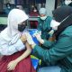 Siswa SD mengikuti vaksinasi COVID-19 di Kota Palangka Raya. (foto:ANTARA)