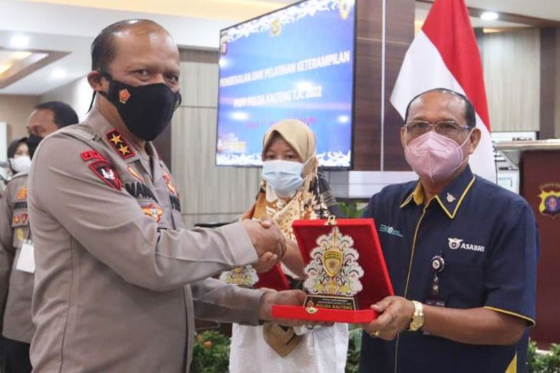 Jelang Purna Tugas Ratusan Personel Polda Kalteng Diberi Pelatihan