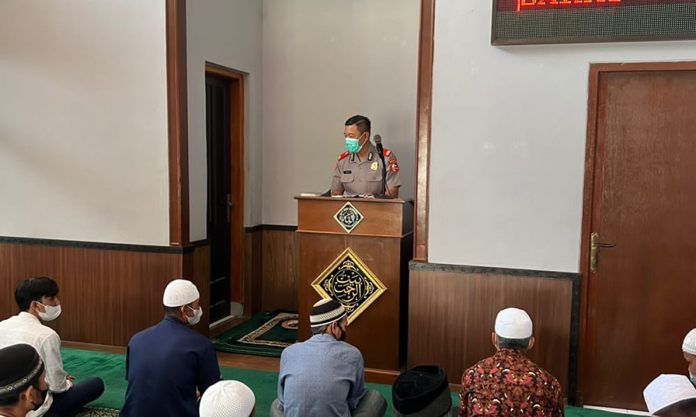 Ceramah di Masjid, Kompol Januar Sampaikan Pesan Kamtibmas