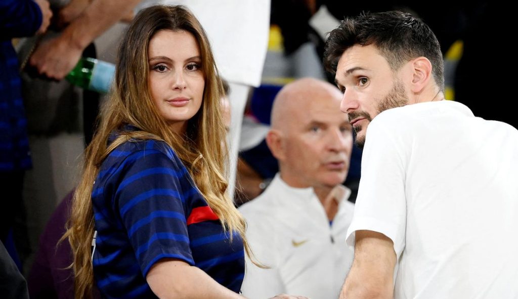 Istri Huga Lloris, Marine Lloris, hadir langsung ke stadion.