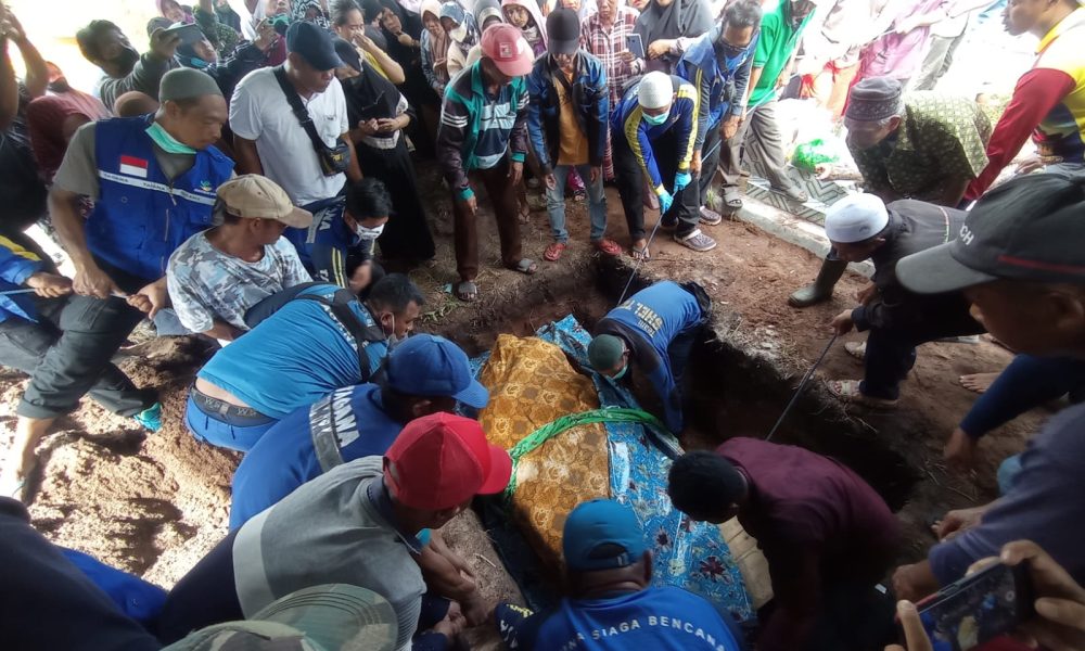 Titi Wati,  Penyandang Obesitas Meninggal Dunia