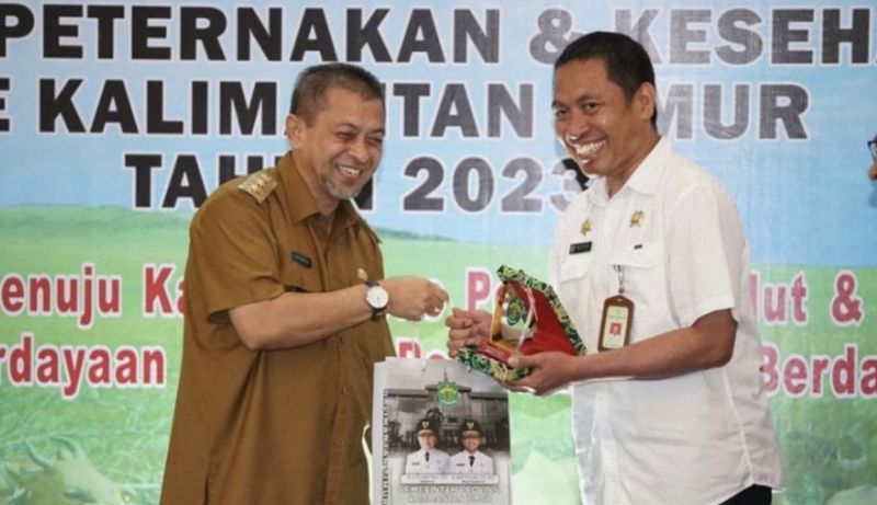 Pemprov Kaltim Beri Penghargaan Wilayah Sukses Kendalikan PMK