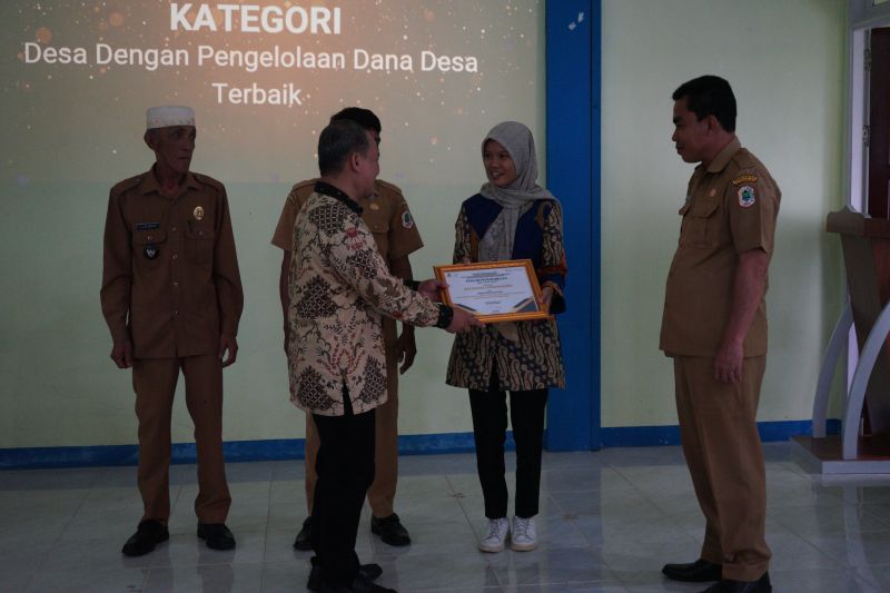 Tiga Desa di Kapuas Hulu Terima Penghargaan Pengelolaan Dana Desa