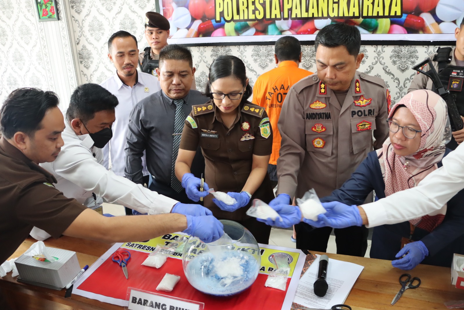 1,1 Kilogram Sabu dan Ratusan Pil Ekstasi Dimusnahkan