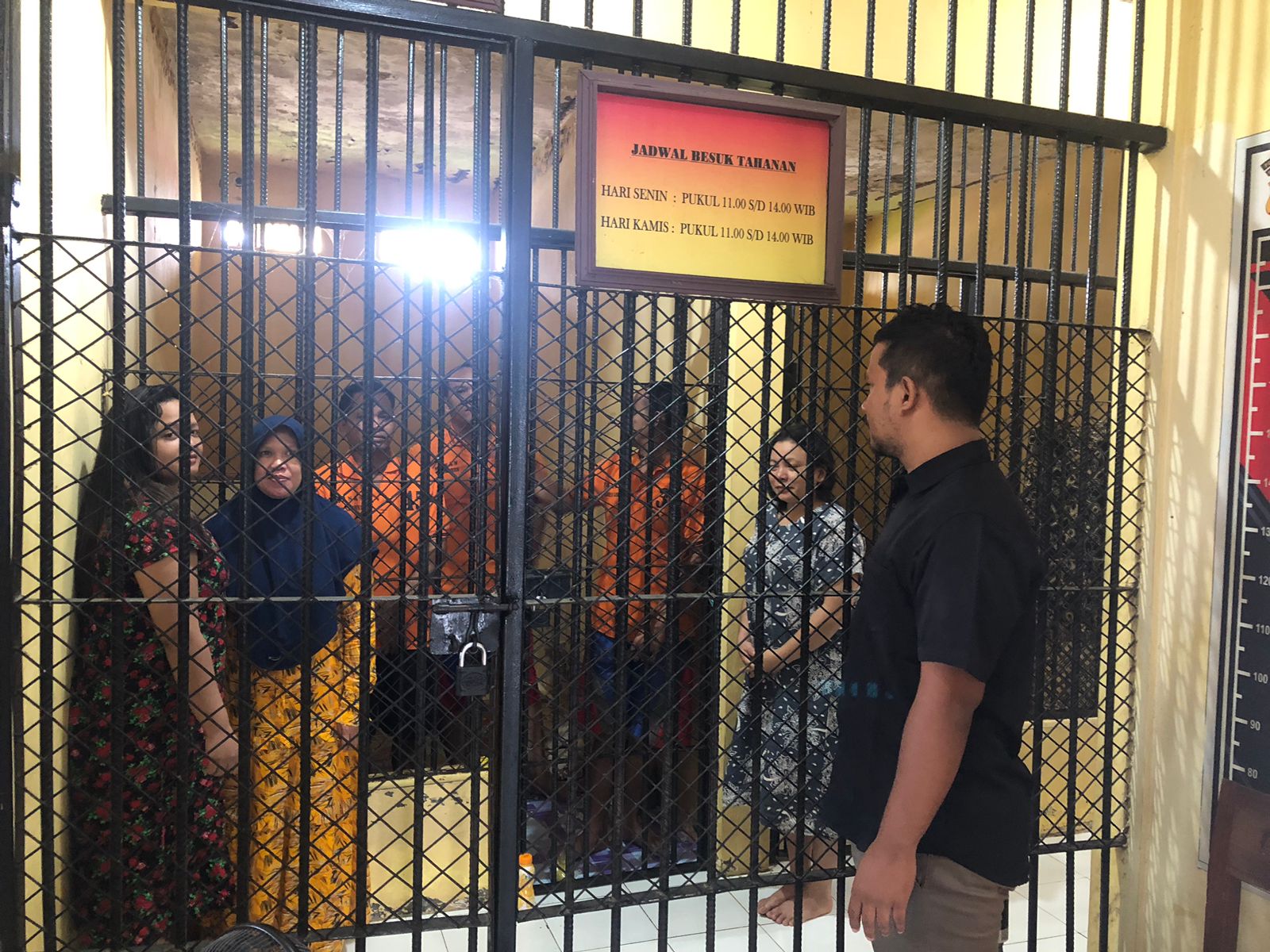 Pastikan Keamanan, Piket Polsek Seruyan Hilir Cek Tahanan