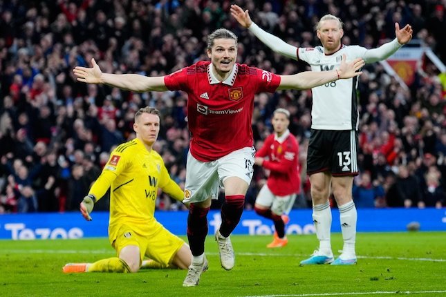 Sabitzer Cetak Gol Debut, Potensi Final FA Cup Derby Manchester