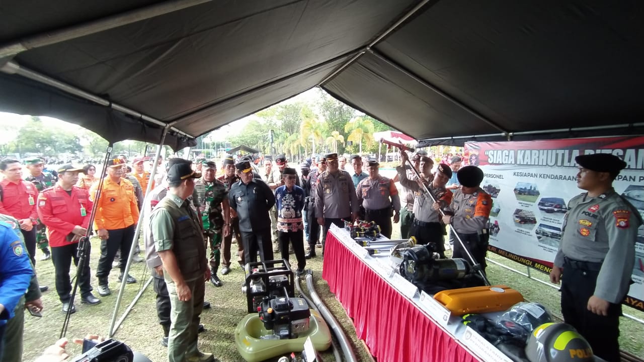 Kepala BNPB Mayjend TNI Suharyanto Cek Sapras Karhutla di Kalteng
