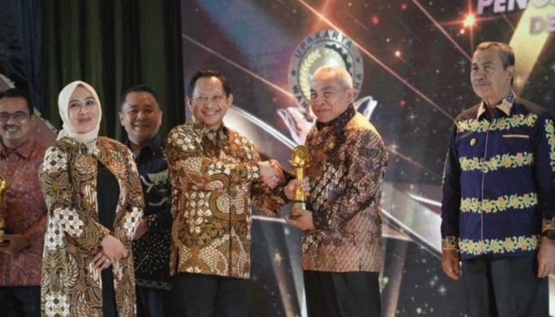 Gubernur Kaltim kembali Raih Upakarya Wanua Nugraha