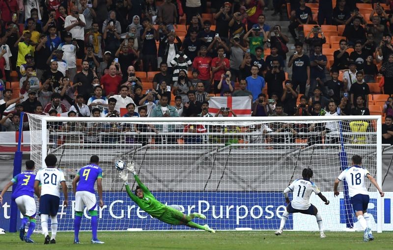 Pelatih Inggris Terkesan Dengan Atmosfer Pendukung Di JIS