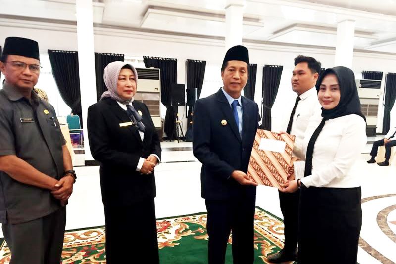 Pemkab Barito Utara Serahkan SK PPPK Tenaga Teknis Tahap Optimalisasi