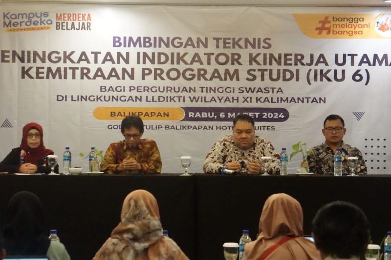 LLDIKTI XI Gelar Bimtek IKU 6 bagi PTS se-Kalimantan