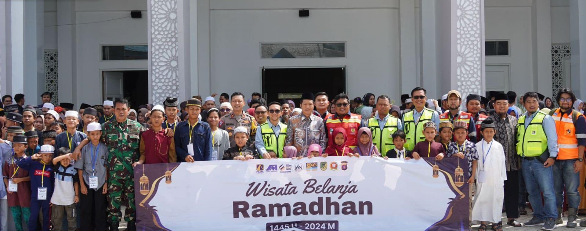Pj Bupati Barito Utara Lepas Rombongan Wisata Belanja Ramadhan 1445 Hijriah