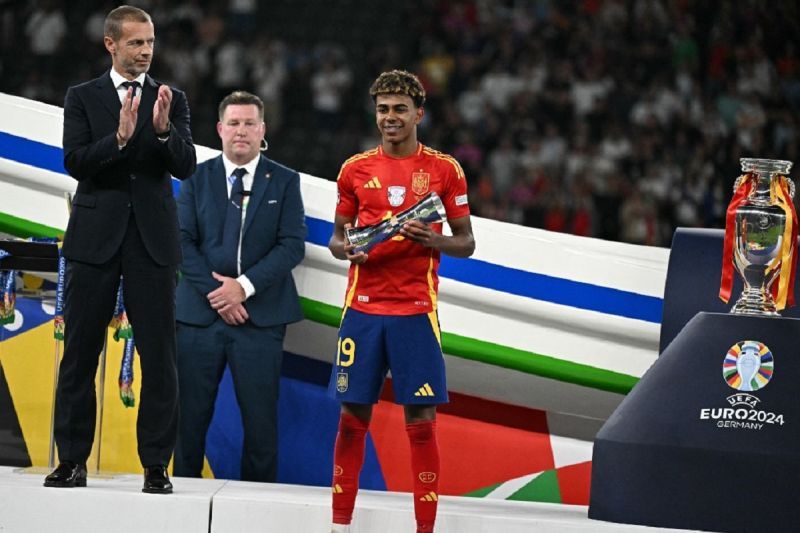 Lamine Yamal Raih Penghargaan Pemain Muda Terbaik Euro 2024