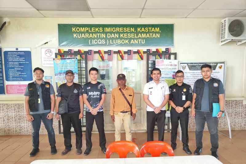 Imigrasi Putussibau Deportasi Seorang WNA Asal Malaysia