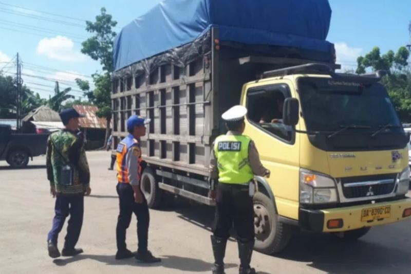 Tim Gabungan Tertibkan Truk “ODOL” di Balangan Kalsel