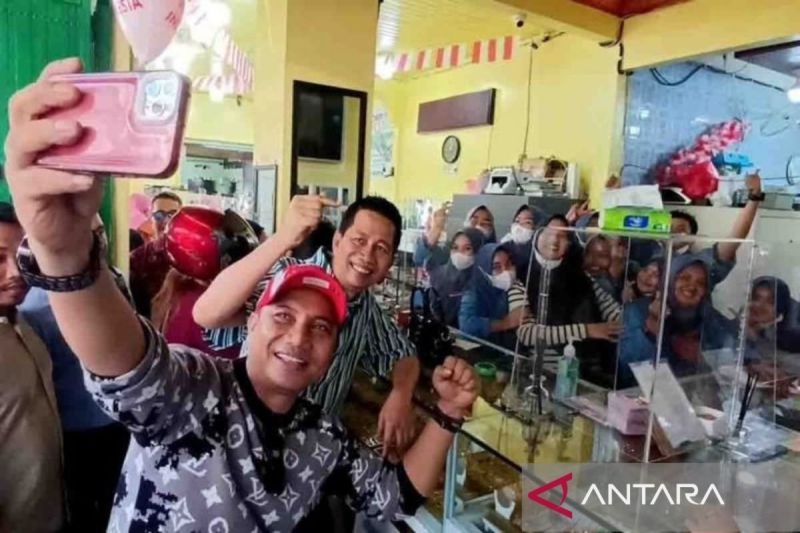 Paslon Pilkada Kalteng Koyem-SHD Blusukan di Pasar PPM Sampit