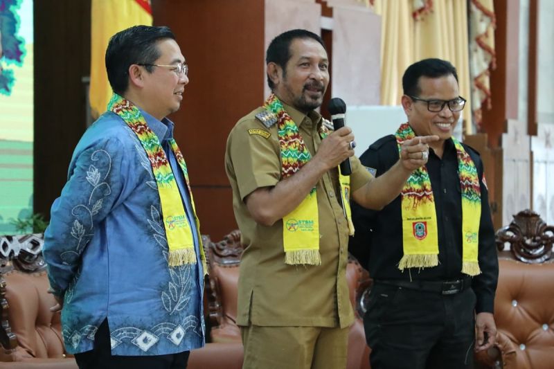 Pemkab HSU Bagikan 300 WC Sukseskan Stop Buang Air Besar Sembarangan