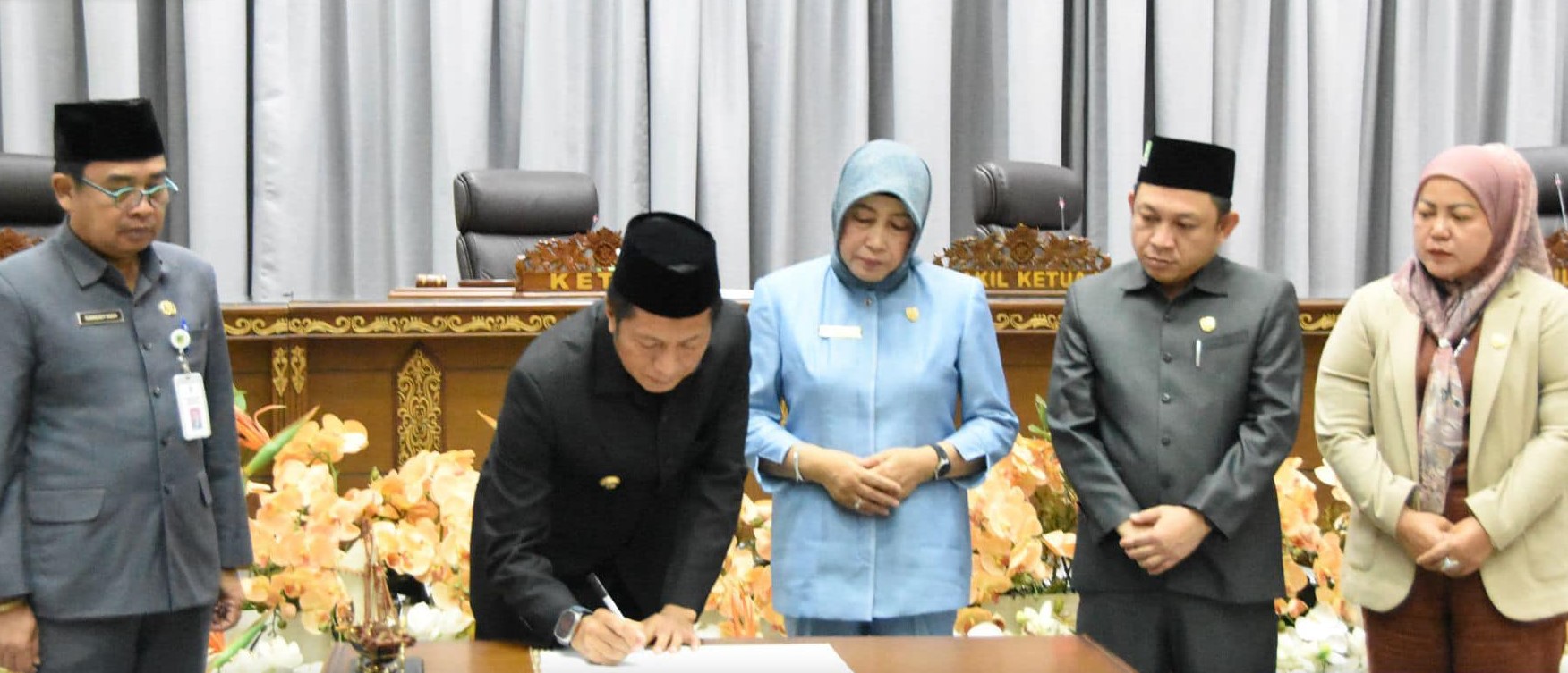 Pj Bupati Sampaikan Jawaban Terhadap Pendapat Akhri Fraksi terhadap RAPBD 2025