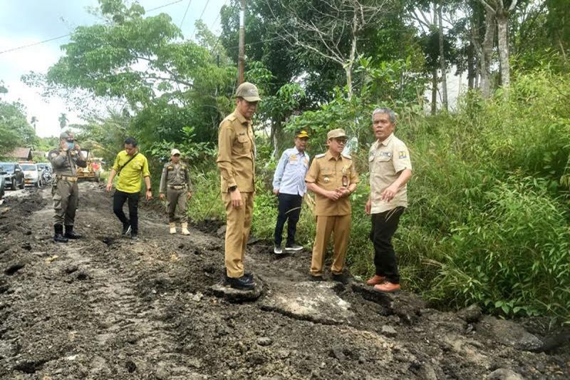 Pemkab Barito Utara Perbaiki Jalan Nasional Simpang Bandara–Kandui